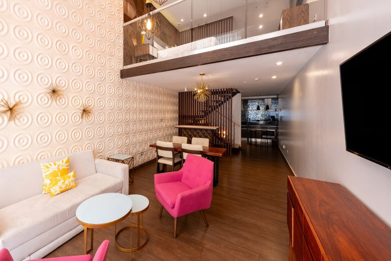 ONE-BEDROOM LOFT RESIDENCE