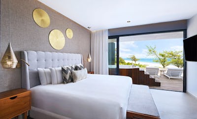 ONE-BEDROOM OCEANVIEW RESIDENCE