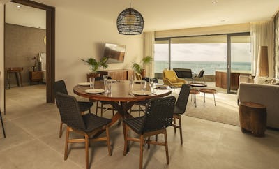 THREE-BEDROOM PRESIDENTIAL PENTHOUSE RESIDENCE