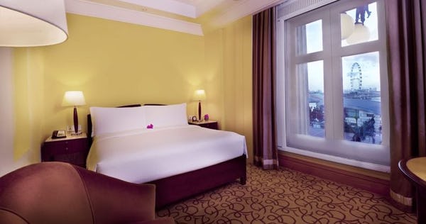 Straits Club Marina Bay View Room