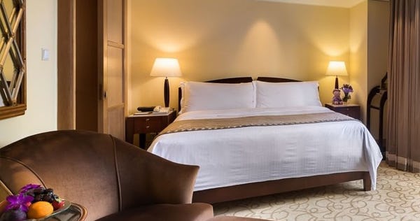 Straits Club Quay Room