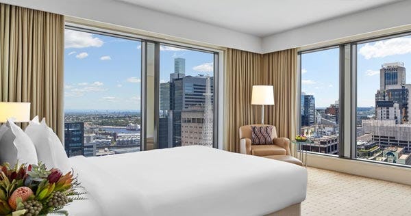 the-fullerton-hotel-sydney-executive-suite-01_1077