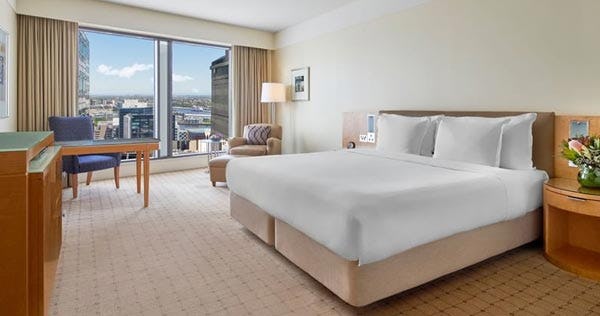 the-fullerton-hotel-sydney-tower-superior-room_1077