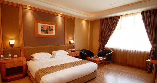 the-juffair-grand-hotel-superior-room-01_8024