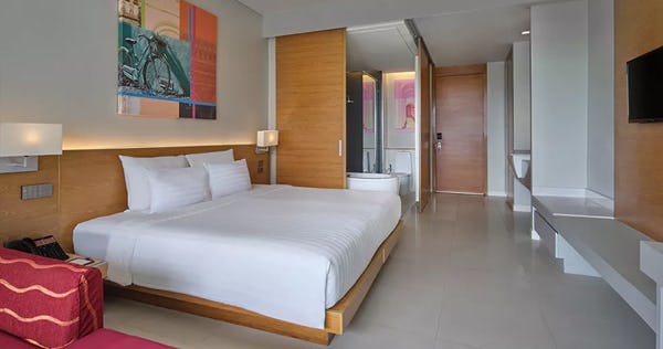 the-kee-resort-and-spa-deluxe-pool-view_3010