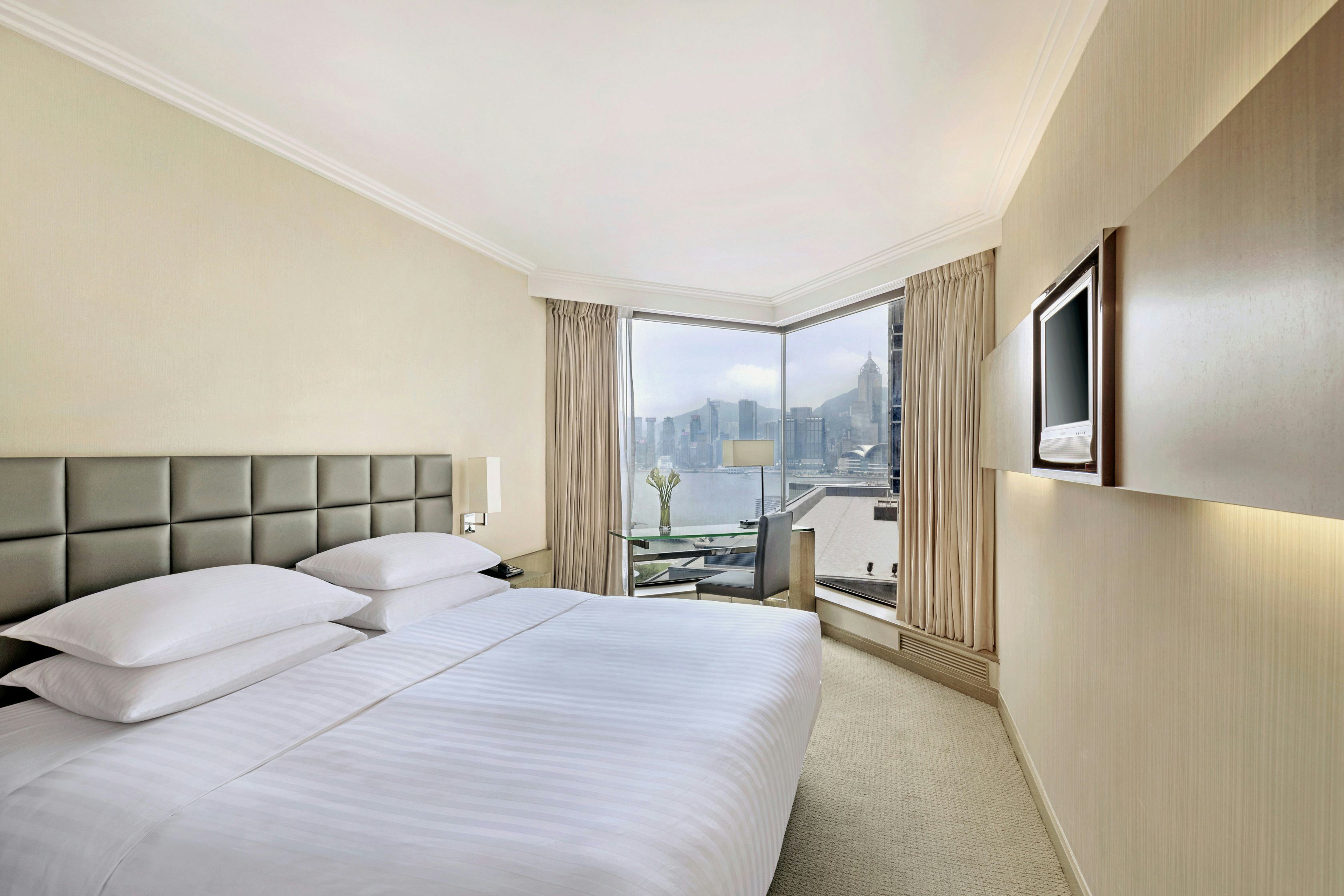the-kowloon-hotel-kowloon-city-side-harbour-view-room_6847