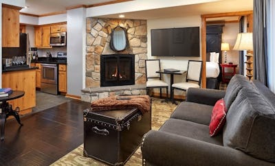 3 BEDROOM SUITE W/KITCHEN