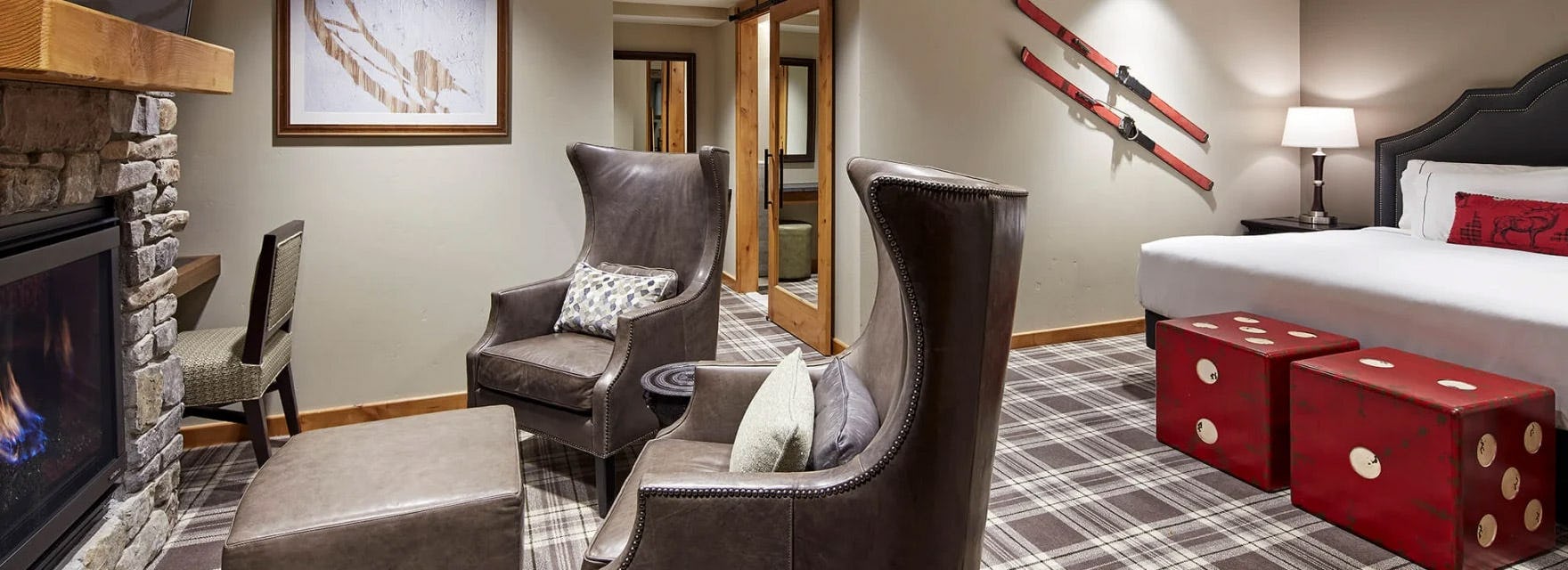 ONE BEDROOM LAKE FRONT SUITE