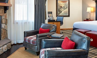 PREMIER LAKE FRONT STUDIO