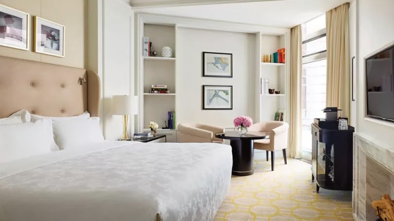 DELUXE COURTYARD VIEW ROOM