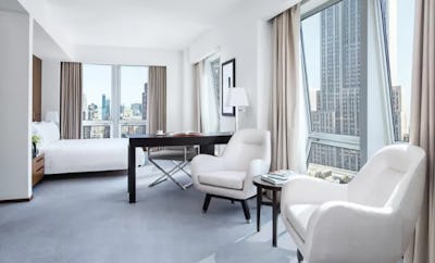 JUNIOR SUITE WITH EMPIRE STATE BUILDING VIEW