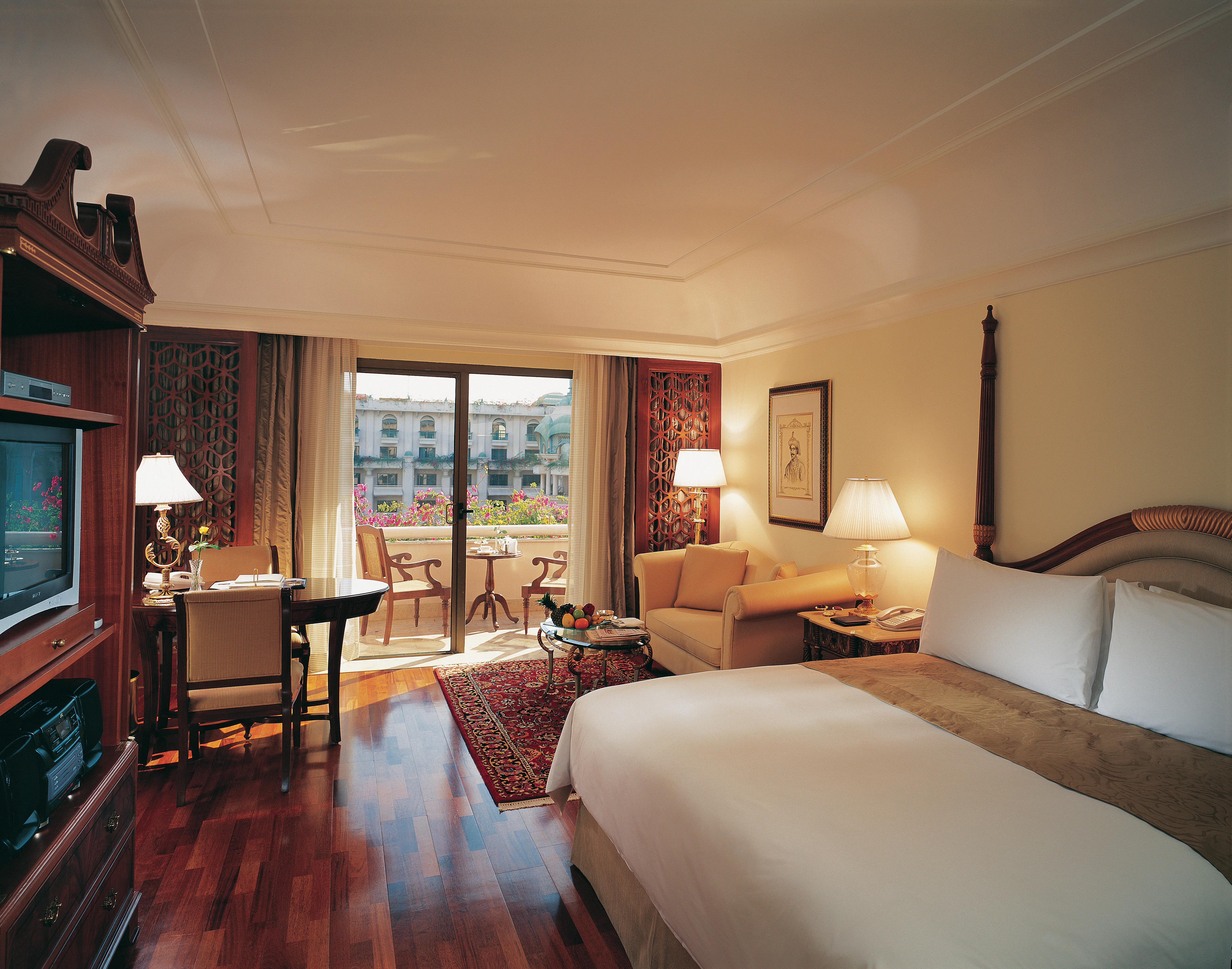 the-leela-palace-bengaluru-conservatory-room-01_2279