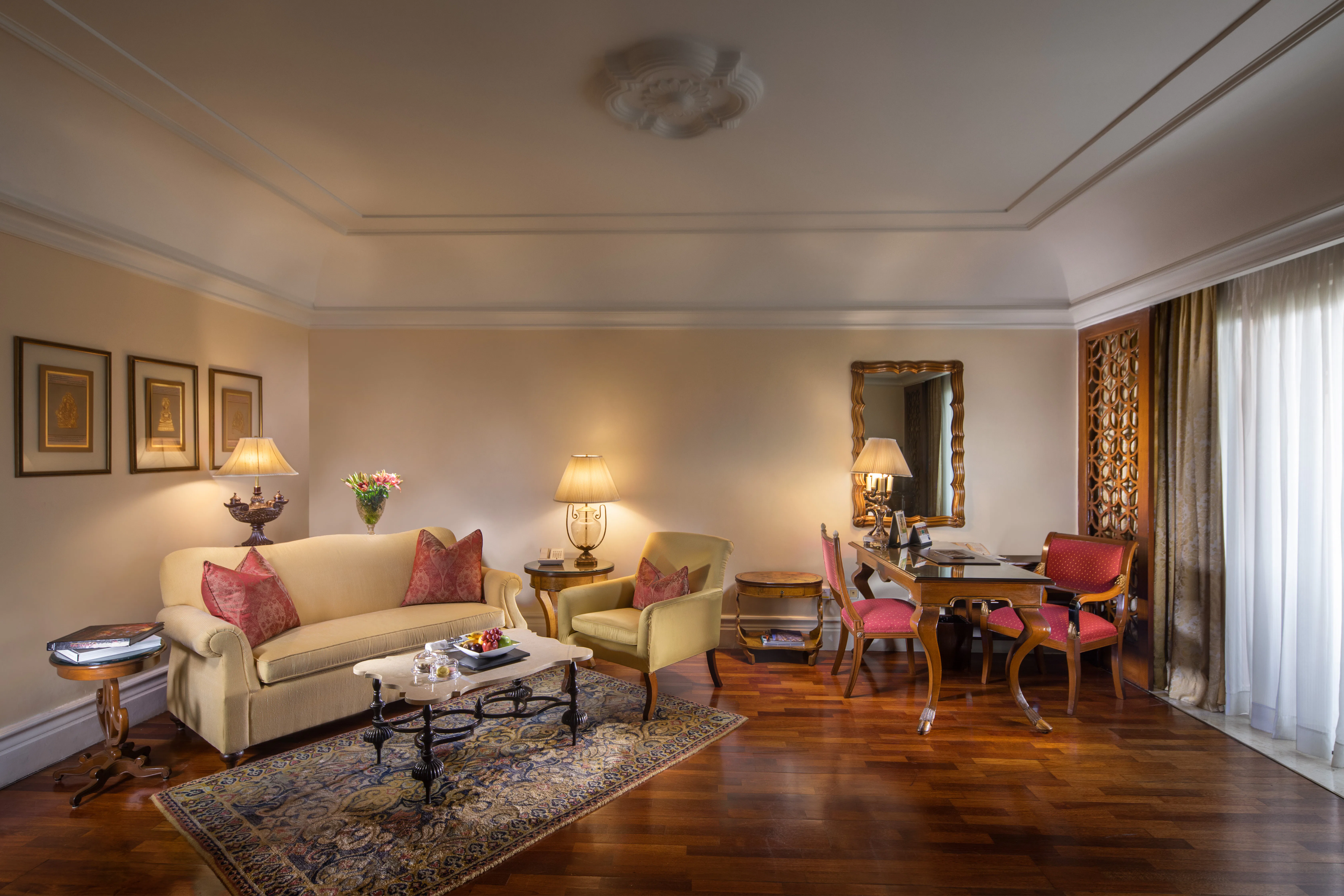 the-leela-palace-bengaluru-executive-suite-01_2279
