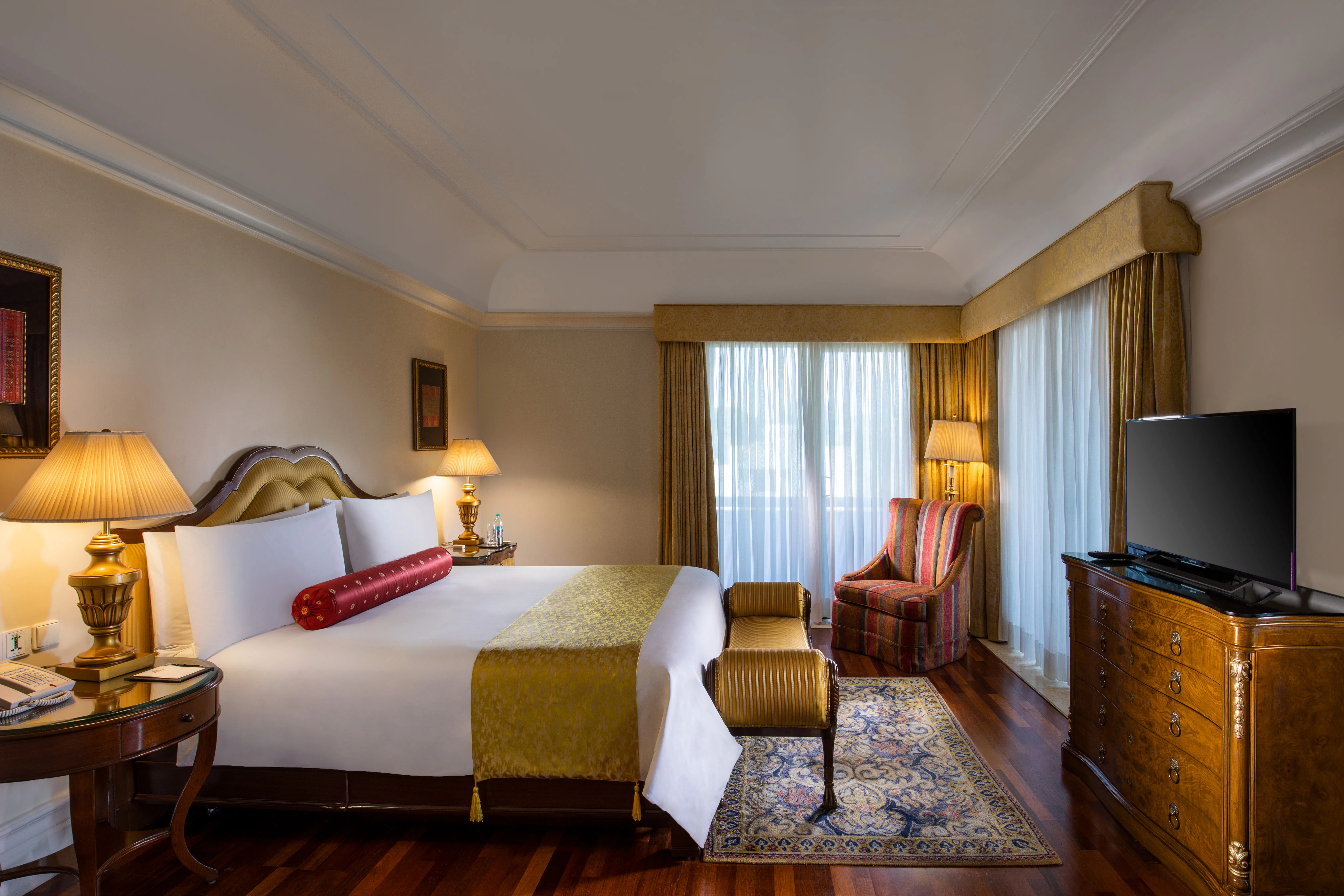 the-leela-palace-bengaluru-turret-suite-01_2279