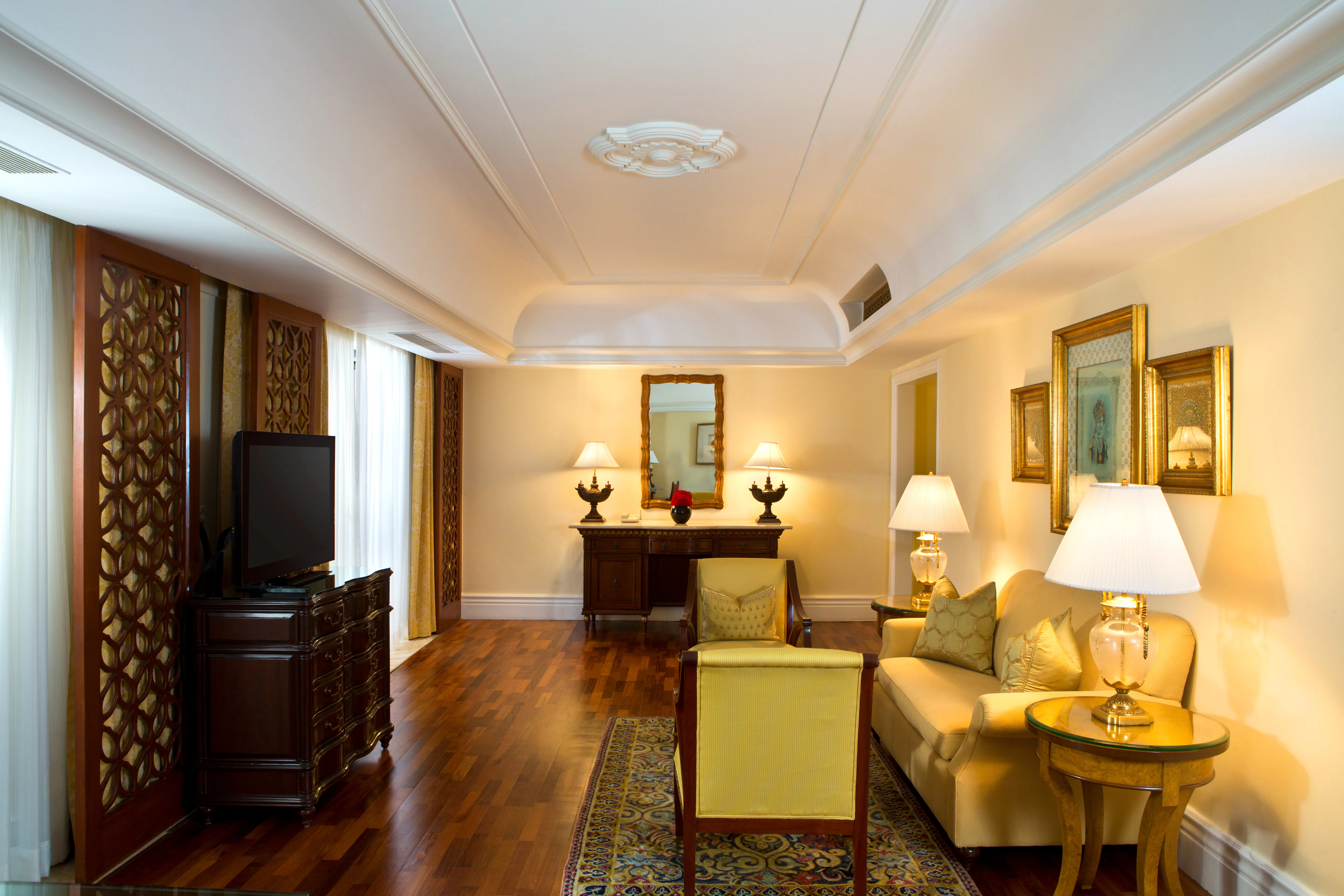 the-leela-palace-bengaluru-turret-suite-02_2279