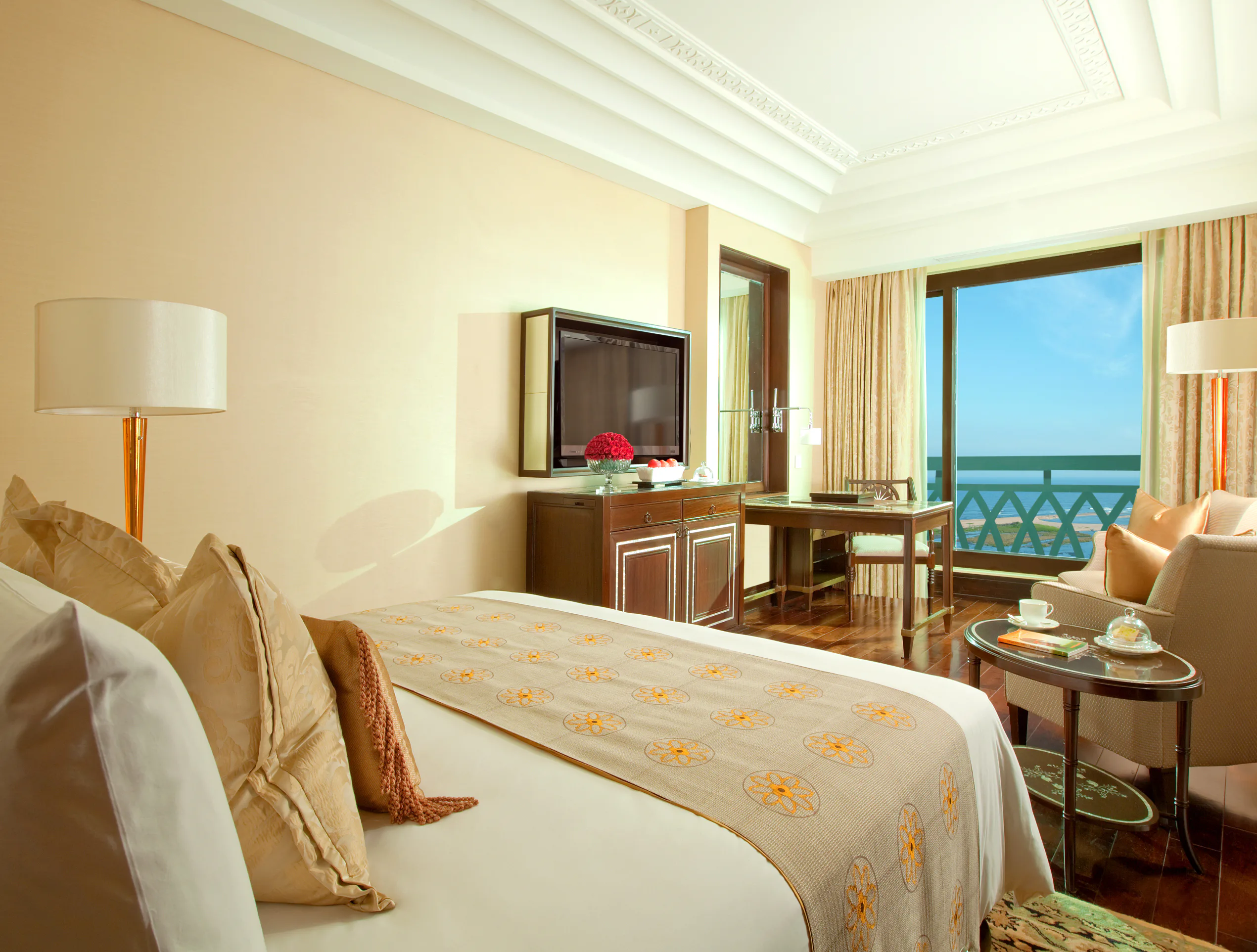the-leela-palace-chennai-deluxe-sea-view-room_4603