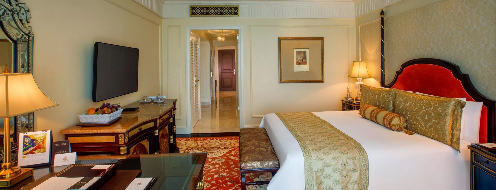 the-leela-palace-new-delhi-executive-suite_3125