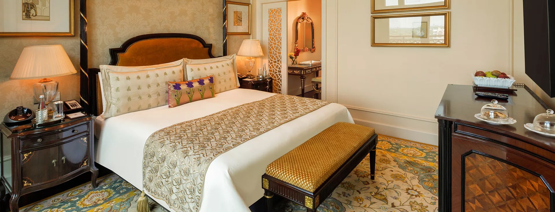 the-leela-palace-new-delhi-luxury-suite_3125