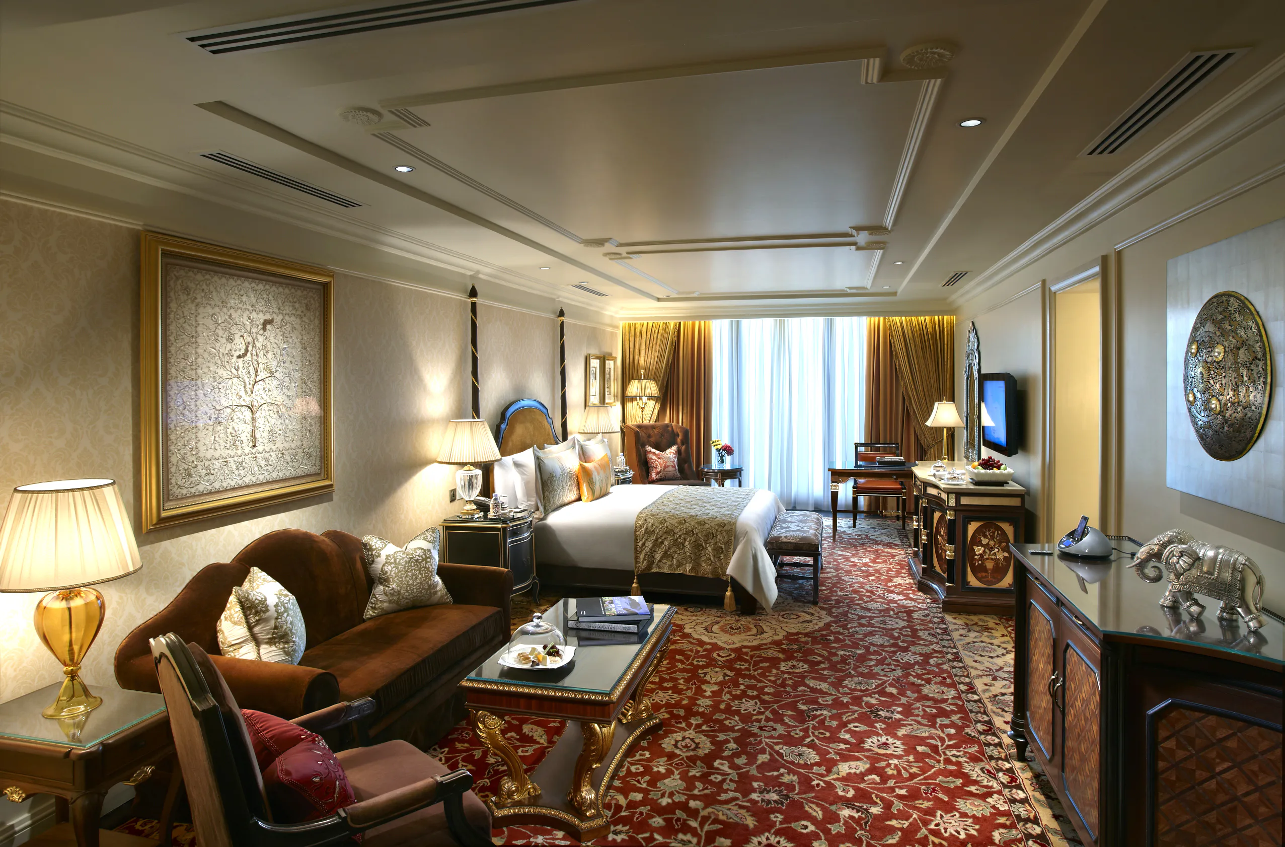 the-leela-palace-new-delhi-parlour-suite-01_3125