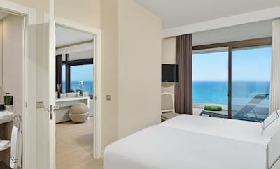 THE LEVEL MASTER SUITE