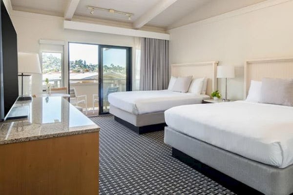 the-lodge-at-tiburon-san-francisco-deluxe-double-queen-balcony_478