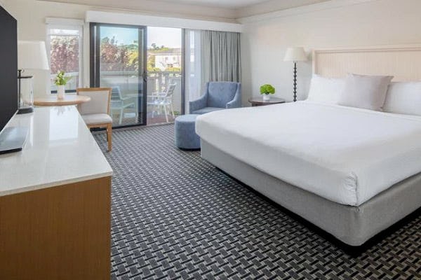 the-lodge-at-tiburon-san-francisco-king-balcony-or-patio-02_478