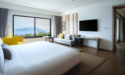 Royal Ocean View Suite