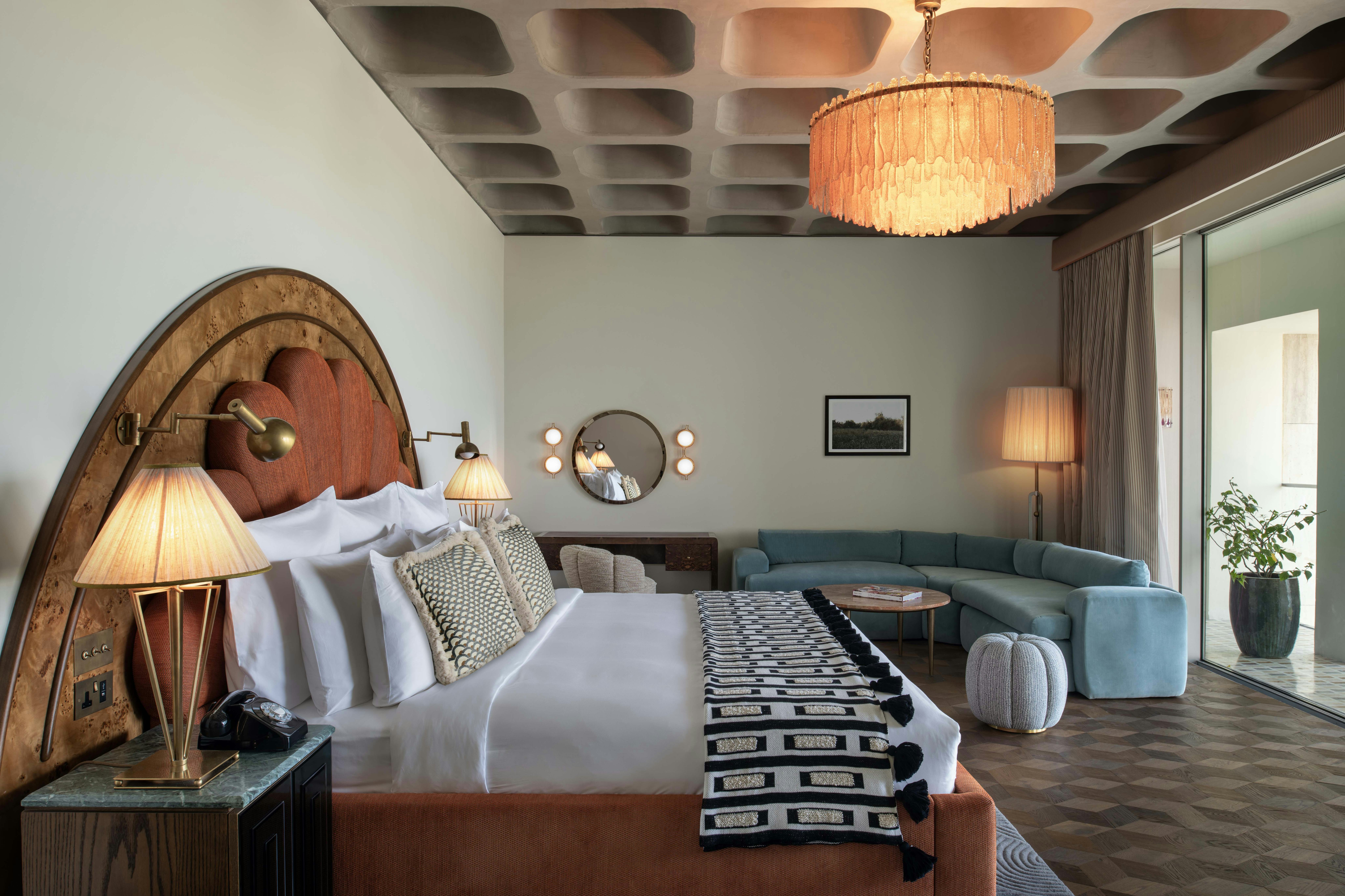 the-ned-doha-qatar-large-palace-and-sea-view-02_13507