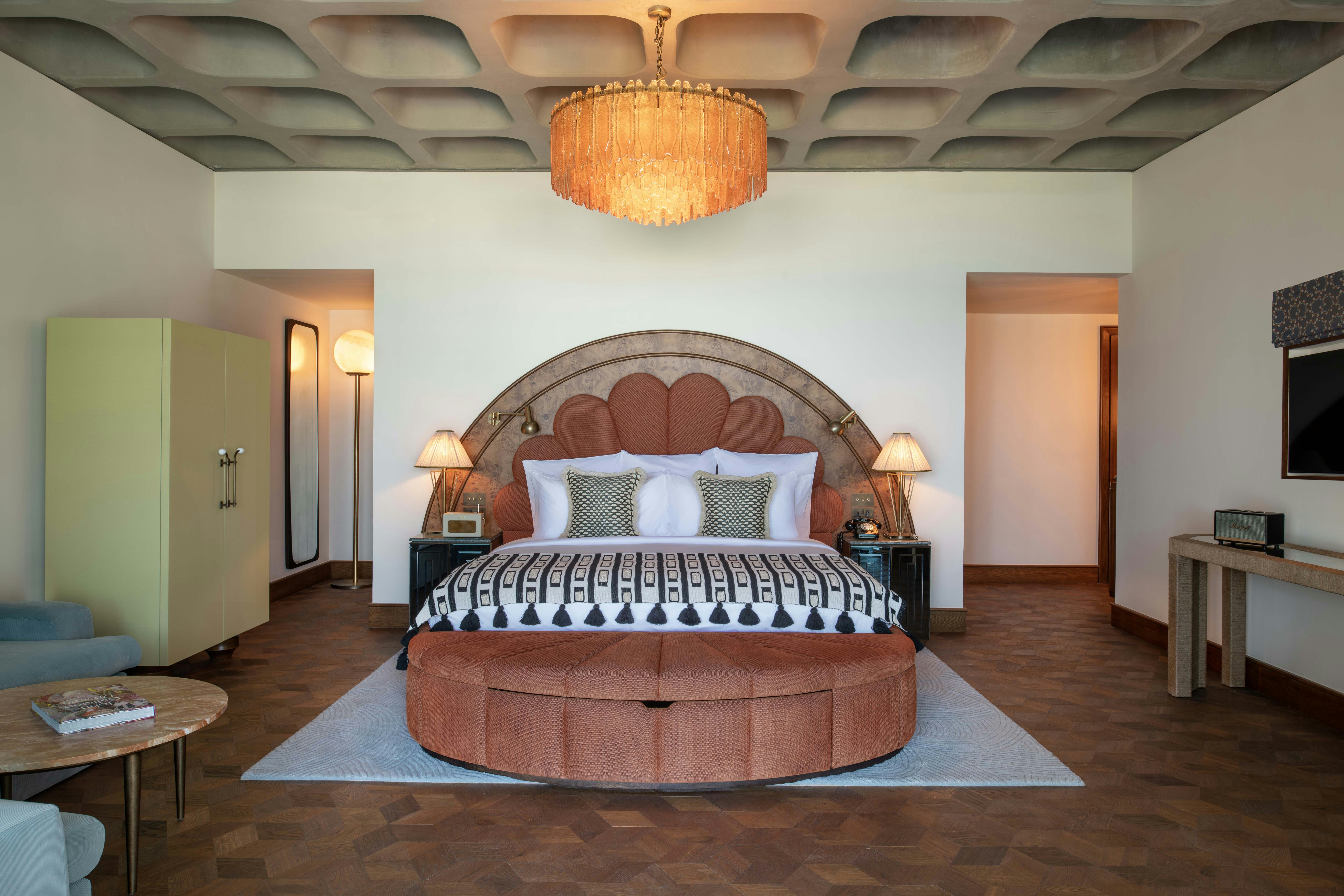 the-ned-doha-qatar-two-bedroom-corniche-view-suite-02_13507