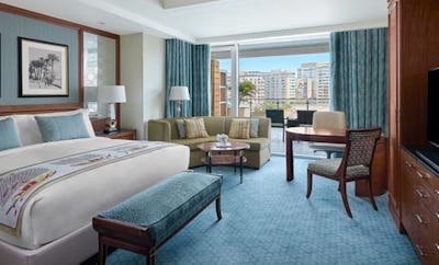 Deluxe Guest room, 1 King, Museum view, City view, Terrace