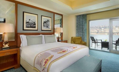 Ritz-Carlton Suite, 1 Bedroom Suite, 1 King, Nile view, Balcony