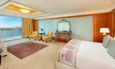 Royal Suite, Club lounge access, 1 Bedroom Larger Suite, 1 King, Nile view, High floor, Balcony