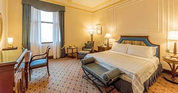 the-oberoi-grand-kolkata-luxury-room_2325
