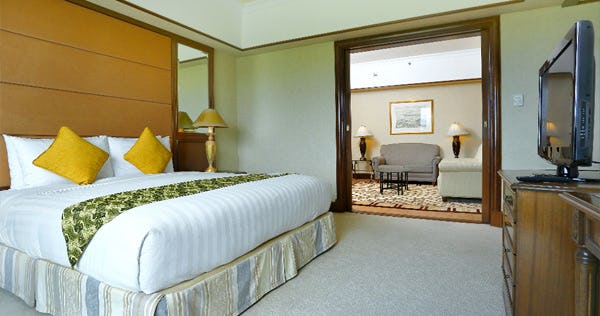 the-pacific-sutera-hotel-junior-suite-01_5013