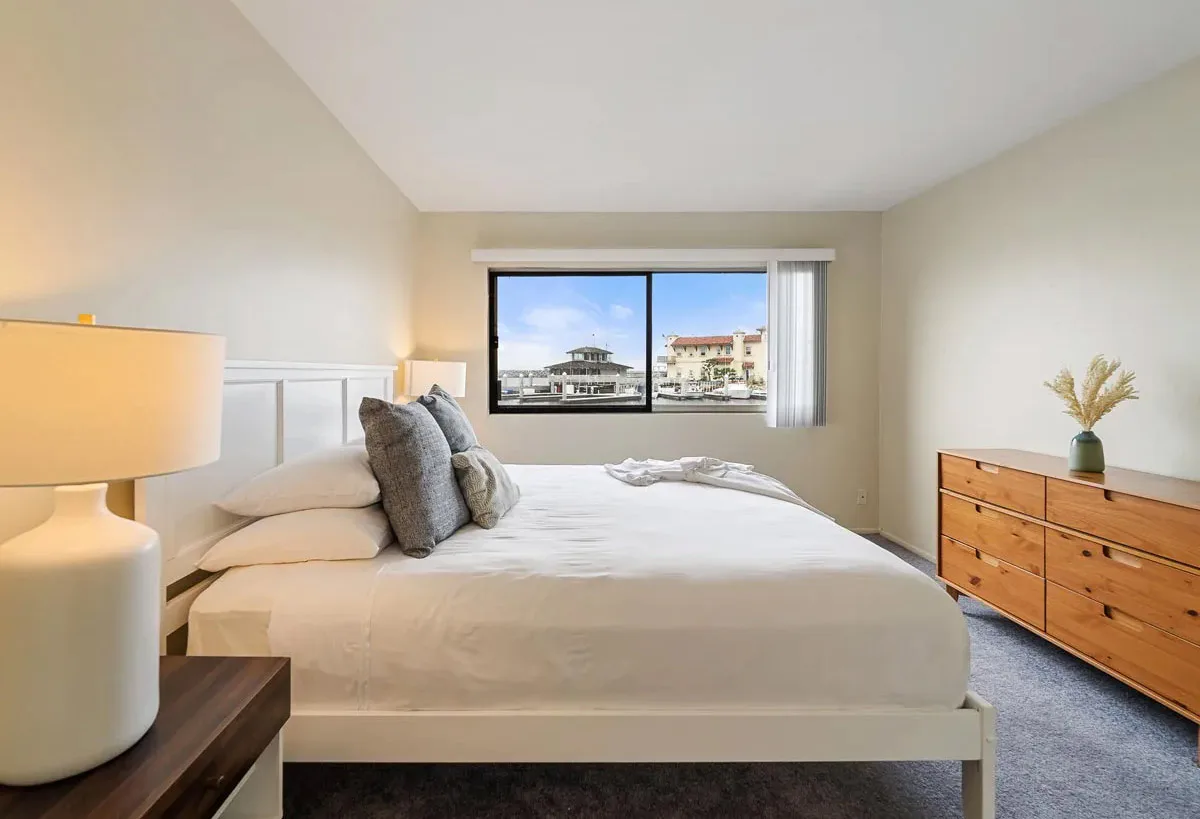 the-portofino-hotel-marina-los-angeles-marina-side-apartments_3611