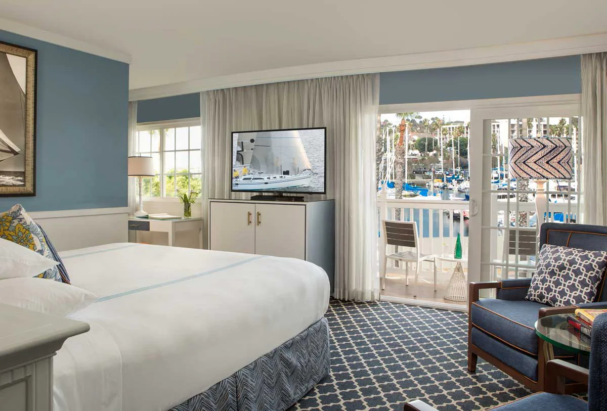 the-portofino-hotel-marina-los-angeles-marina-view-deluxe-king_3611