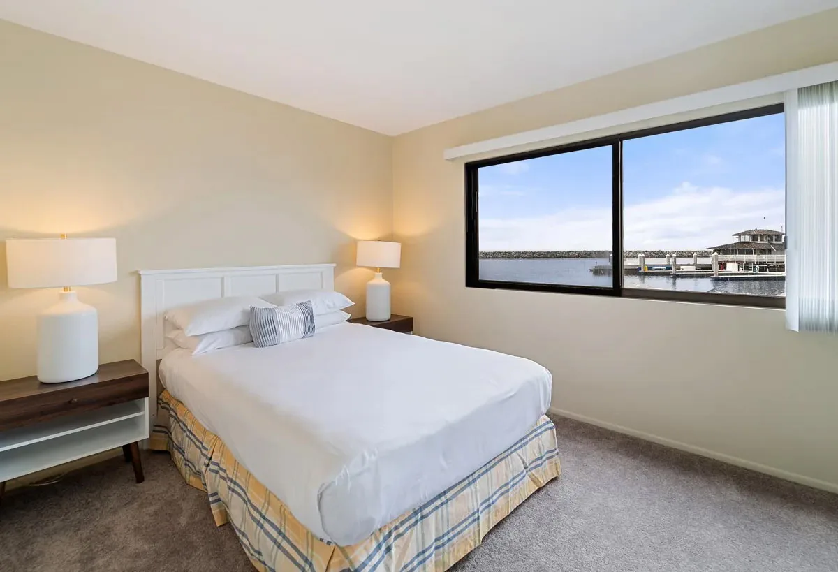 the-portofino-hotel-marina-los-angeles-oceanside-apartments-01_3611