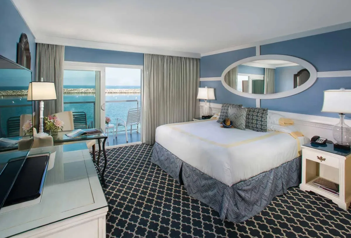 the-portofino-hotel-marina-los-angeles-oceanside-guest-rooms_3611