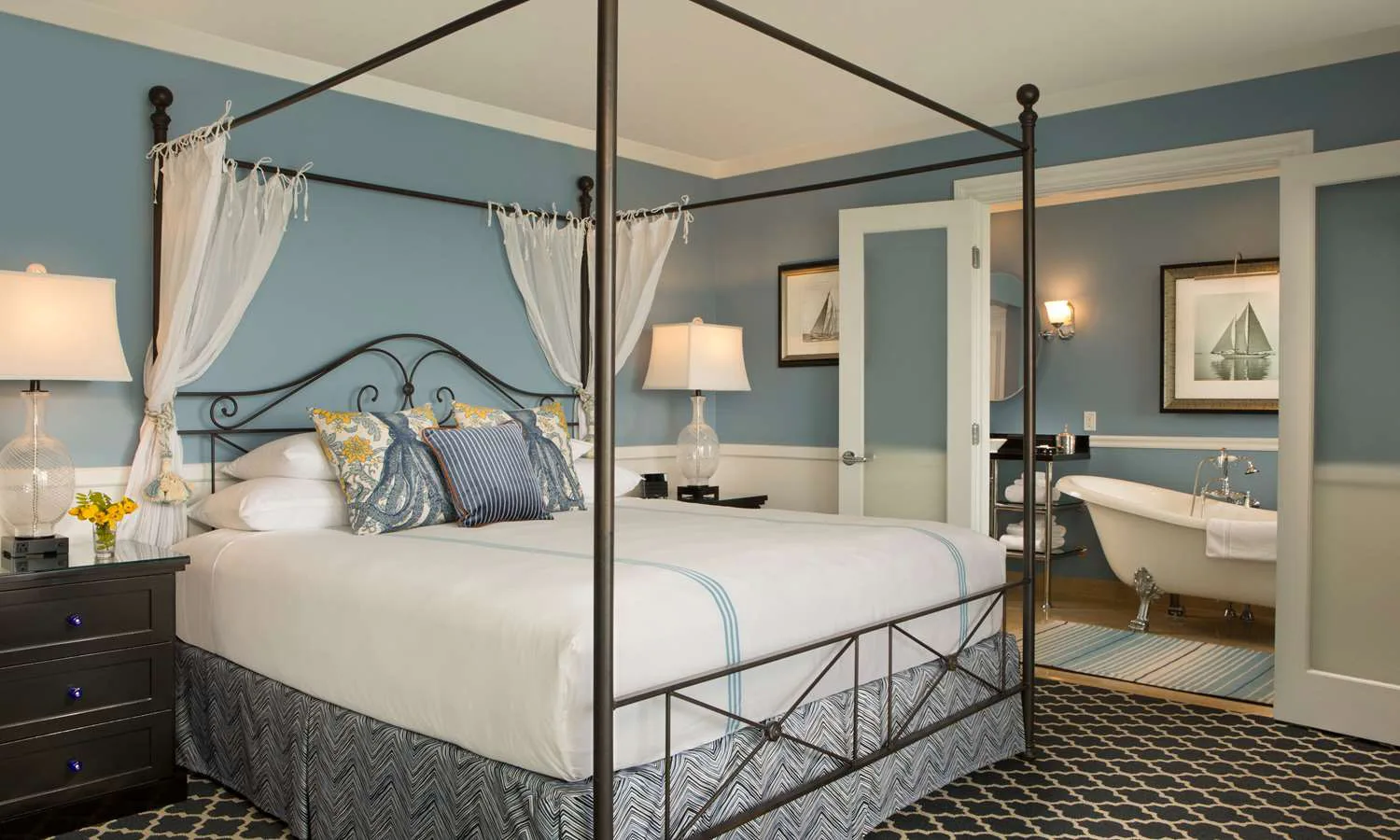 the-portofino-hotel-marina-los-angeles-oceanview-one-bedroom-suite-02_3611