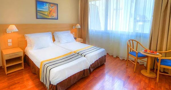 the-preluna-hotel-standred-room_11118