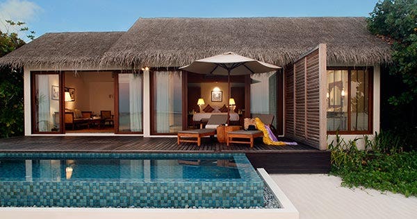 the-residence-maldives-falhumaafushi-beach-pool-villa-01_5252