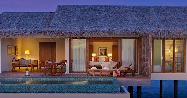 the-residence-maldives-falhumaafushi-deluxe-water-pool-villa-01_5252