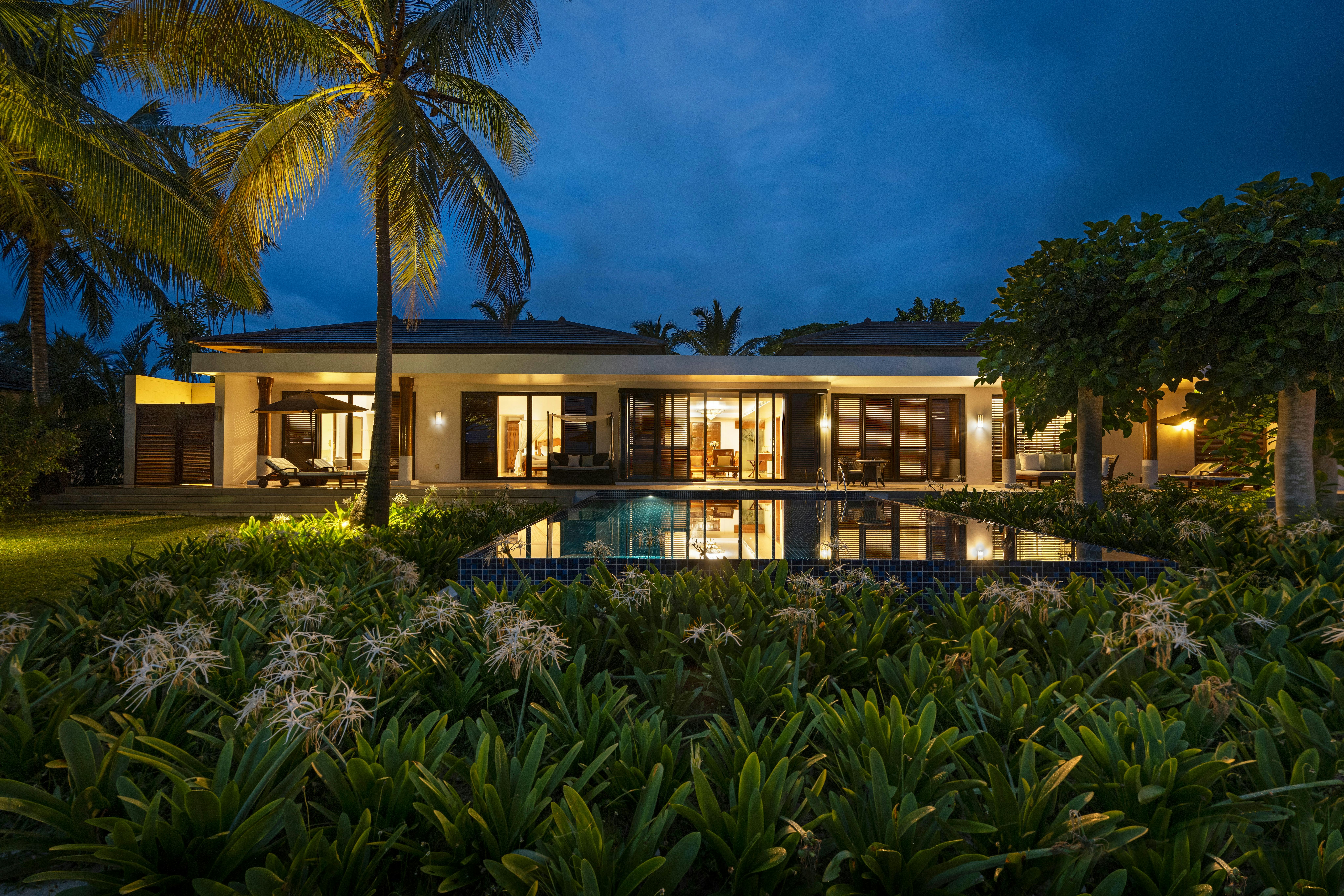 Presidential Pool Villa