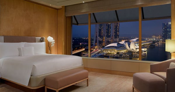 the-ritz-carlton-millenia-singapore-one-bedroom-millenia-suite-01_387
