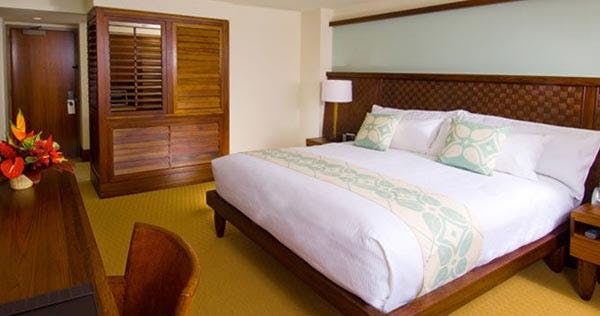 the-royal-lahaina-resort-maui-standard-room-01_2998