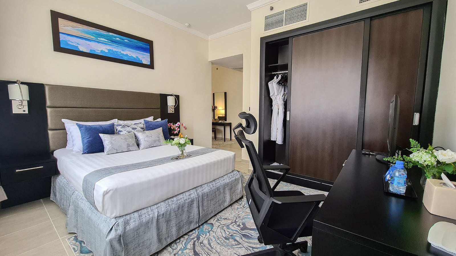 the-royal-riviera-hotel-doha-executive-room_9438