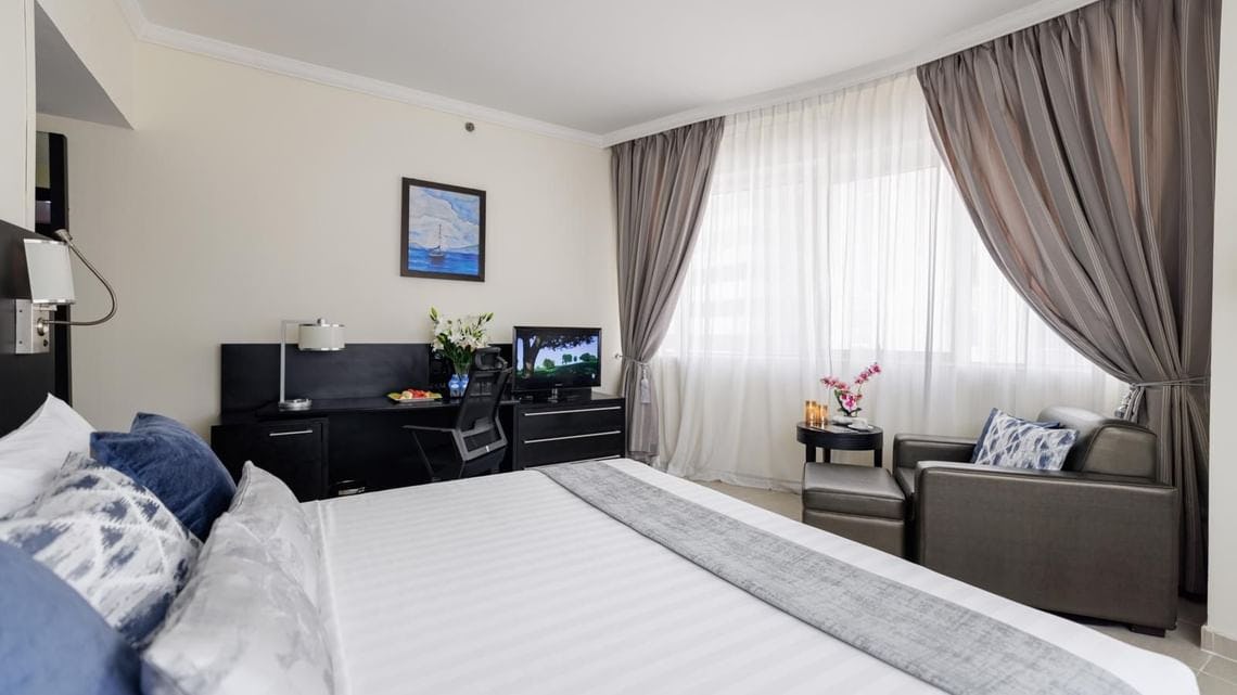 the-royal-riviera-hotel-doha-family-room_9438