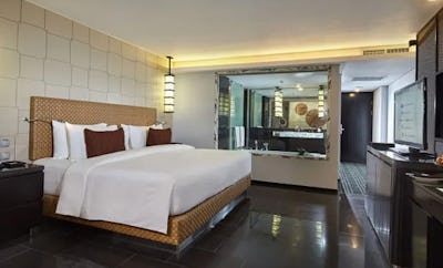 LOWER GROUND ROOM - NO VIEW