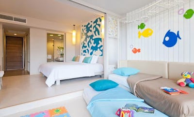 Family Room Lagoon Wing