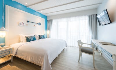 Family Room Aqua Wing